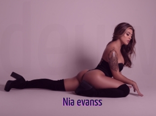 Nia_evanss